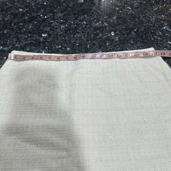 Covington white textured shimmer skirt - Picture 5 of 8